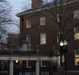 Universidad de Harvard demanda al gobierno de Trump por recortes “ilegales” en financiación