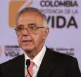 Ex Ministro Iván Velázquez denuncia persecución en su contra desde Guatemala