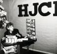 Gloria Valencia de Castaño en instalaciones de la HJCK.