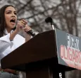 Congresista Ocasio-Cortez exige informe al gobierno de EEUU sobre posibles vínculos de funcionarios con planes golpistas contra presidente Petro