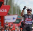 ¡Cero y van tres! Jasper Philipsen se quedó con la etapa 19 en La Vuelta 2025