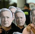 Máscaras de Álvaro Uribe Vélez.