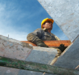 trabajador de la construcción, en altura