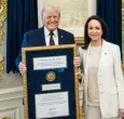 María Corina Machado entrega la medalla del Nobel de la Paz a Trump