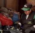 recicladora realizando su oficio
