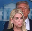 Trump despide a su fiscal general, Pam Bondi