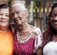 Día de la madre en Colombia: cuidar también es trabajo, un salario mínimo vital para ellas