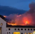¡Alarma en Villa de Leyva! Voraz incendio fuera de control amenaza el cerro San Marcos