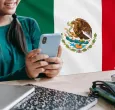 México apaga los celulares en las escuelas con una histórica medida que arranca en noviembre