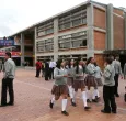 Ni en clase ni en el recreo: Bogotá alista restricciones al celular y dispositivos tecnológicos en colegios públicos