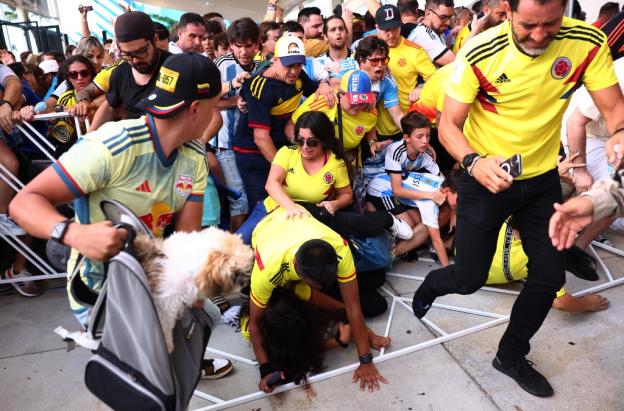 La final Argentina-Colombia se posterga una hora por incidentes afuera del estadio