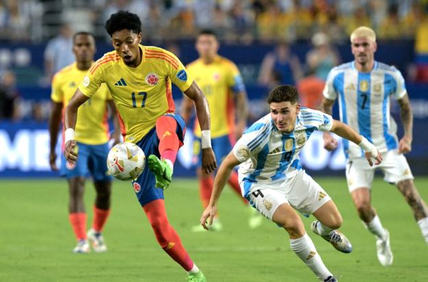 Colombia vs. Argentina por Radio Nacional de Colombia. / Foto: AFP.