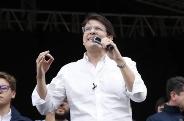 Clínica Santa Fe confirma muerte de Miguel Uribe Turbay