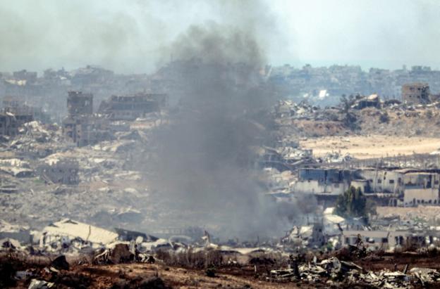 Israel mata a periodista embarazada y nueve familiares en Gaza
