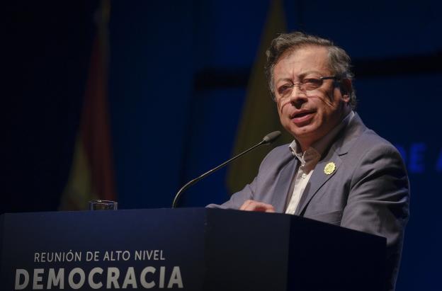 Petro habló sobre gesto de puño arriba