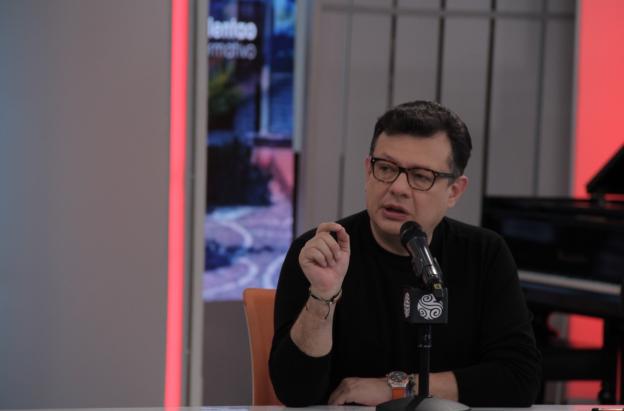Hollman Morris defiende la labor del sistema de medios públicos