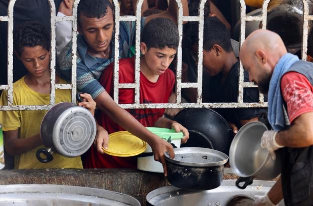 Exhortan detener la crisis de ayuda y alimentos en Gaza. / Foto: AFP.