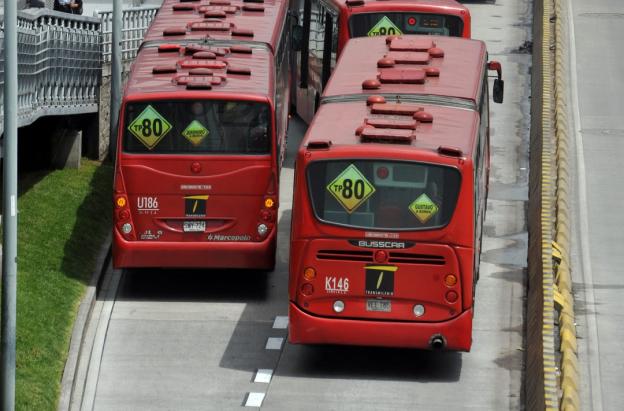 Hombre asesinado en Transmilenio. / Foto: AFP.
