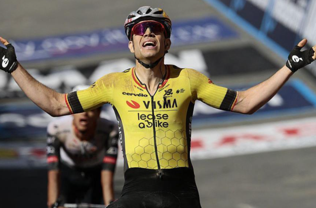 Wout van Aert ganó la última etapa y Tadej Pogacar se coronó campeón del Tour
