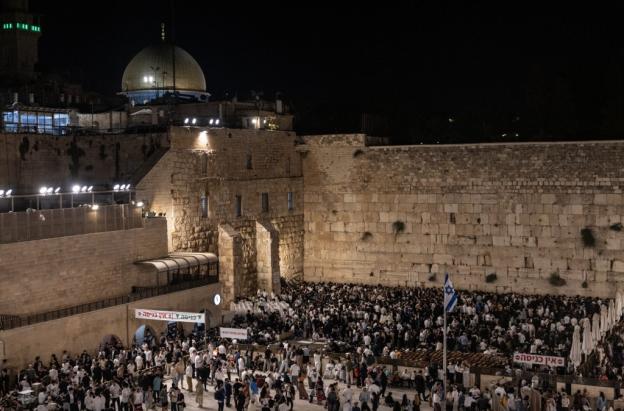 Grafiti contra la guerra en Gaza en el Muro de los Lamentos de JerusalénGrafiti contra la guerra en Gaza en el Muro de los Lamentos de JerusalénGrafiti contra la guerra en Gaza en el Muro de los Lamentos de Jerusalén