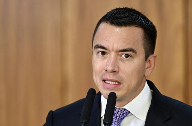 Denuncia contra presidente Noboa por presunto tráfico de influencias 