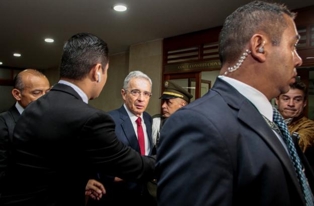 Expresidente Uribe formaliza su prisión domiciliaria 