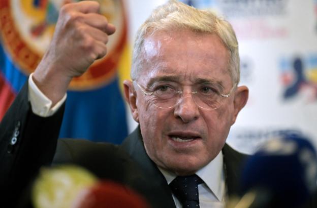 Defensa de Álvaro Uribe Vélez. / Foto: AFP.