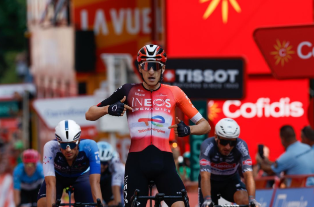 El INEOS volvió a triunfo en La Vuelta con Ben Turner