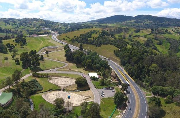 Campesinos y mineros bloquean vía Tunja - Bogotá