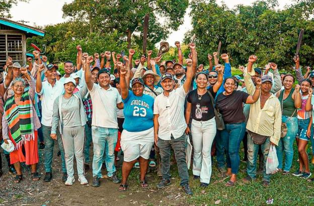 Entrega de tierras en Córdoba. / Foto: ANT.