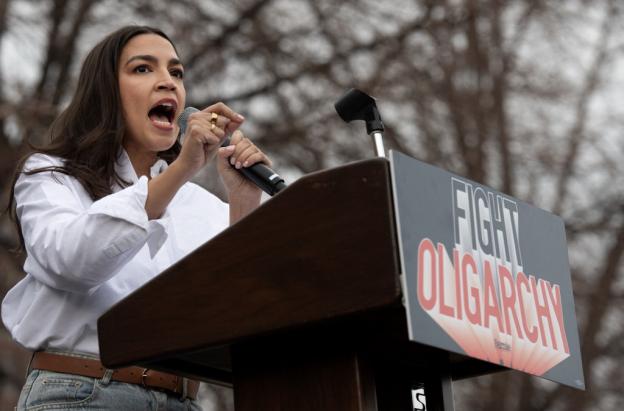 Congresista Ocasio-Cortez exige informe al gobierno de EEUU sobre posibles vínculos de funcionarios con planes golpistas contra presidente Petro