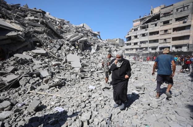 Bombardeos israelíes en Gaza dejan cerca de 65 mil palestinos asesinados y miles de desplazados