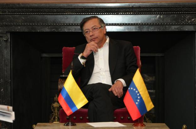 Presidente pide investigar vinculos entre exgerentes de Nueva EPS y elección de magistrado Carlos Camargo
