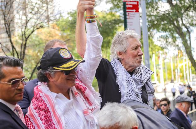 Presidente Petro junto a Roger Waters.