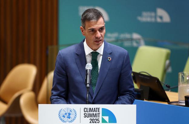 El presidente del Gobierno español, Pedro Sánchez, interviene en la «Cumbre del Clima 2025», celebrada paralelamente a la Asamblea General de las Naciones Unidas en la sede de la ONU en Nueva York. 