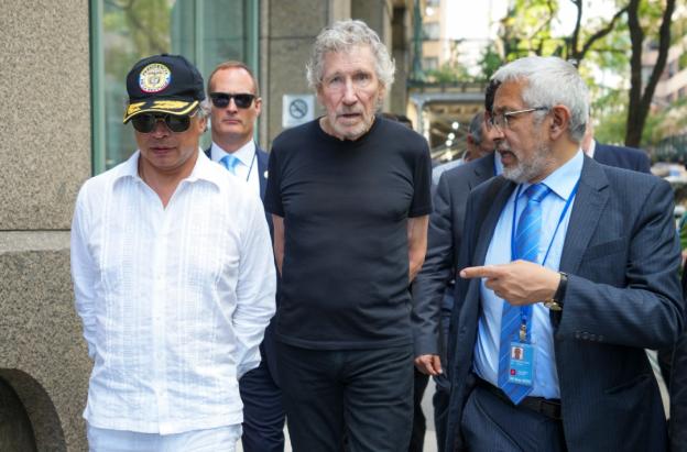 Presidente Petro y Roger Waters. / Foto: Presidencia.