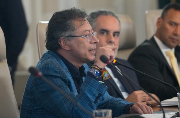 Presidente Petro durante consejo de ministros, denunciando los bombardeos estadounidenses en el pacífico
