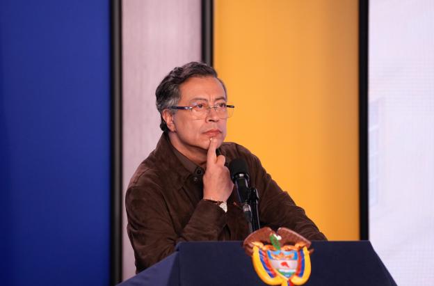 Petro rechaza versión estadounidense sobre lancha interceptada