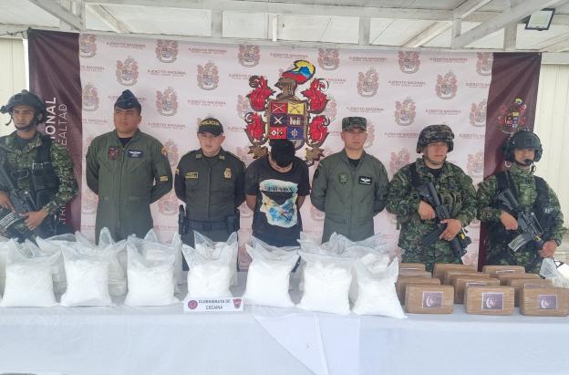 Gobierno incautó casi dos toneladas de cocaína en operativo contra el narcotráfico en frontera con Ecuador