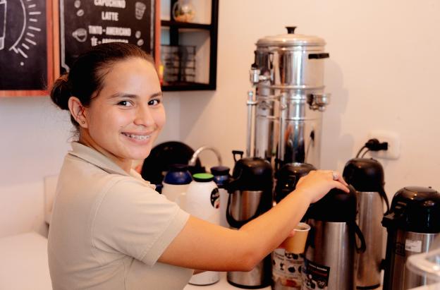 El primer mandatario celebró que en septiembre de 2025, Colombia alcanzó su menor tasa de desempleo en lo que va del siglo: 8,2%. Las mujeres lideraron el aumento del empleo con 5,5%. 