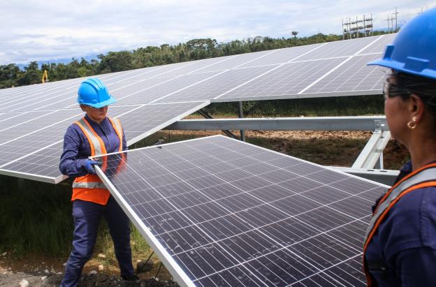 Colombia invertirá $8,35 billones para llevar energía solar gratuita a 1,3 millones de hogares de estratos 1, 2 y 3