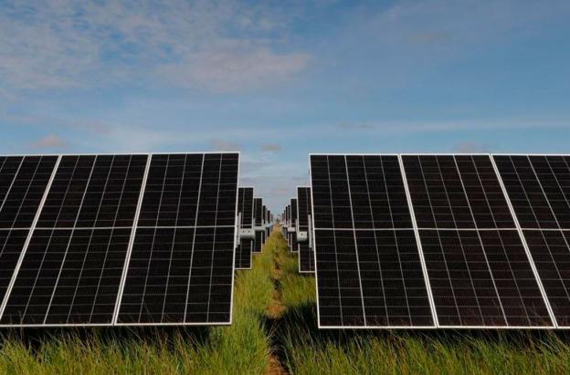 La compra incluye seis compañías con proyectos solares que suman 0.6 gigavatios de capacidad, destinados a fortalecer el autoconsumo energético del Grupo Ecopetrol.