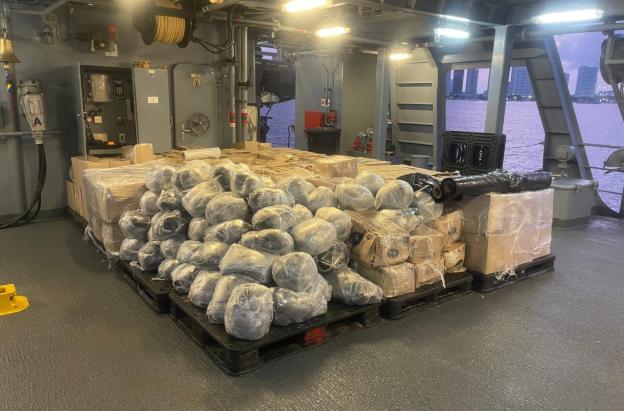 El buque ARC Victoria partió desde Cartagena con alimentos, combustibles y agua para apoyar a las comunidades cubanas afectadas. La misión llegará el 6 de noviembre a Cuba. 