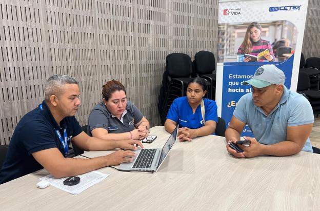 Icetex condonará 100% de intereses a 98.000 estudiantes morosos 