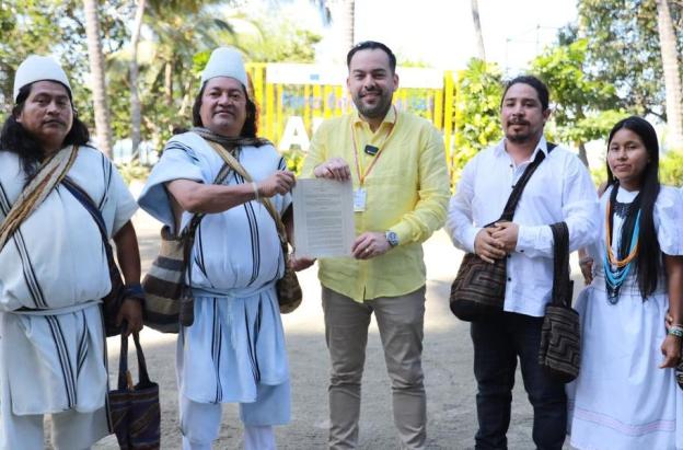 Pueblo Arhuaco se convierte en socio directo del primer proyecto solar indígena en Colombia