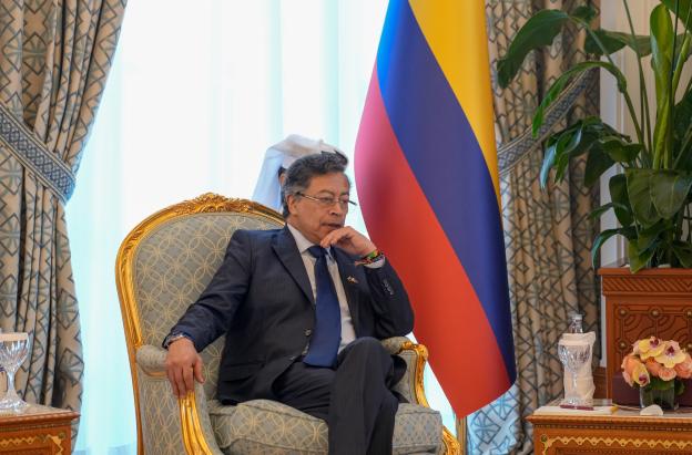 El primer mandatario afirmó que no permitirá usar territorio colombiano para una invasión en Venezuela y llamó a resolver el conflicto del vecino país de forma pacífica. 