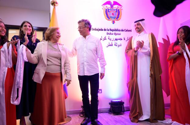 Durante su visita a Doha, Qatar, el primer mandatario destacó la importancia del diálogo cultural y condenó el genocidio en Palestina, que continua en cobrando vidas en la franja Gaza. 