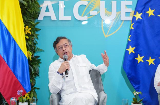 En su artículo en la revista Time, el primer mandatario destacó la necesidad de unidad entre la Celac UE para enfrentar la crisis climática y el debilitamiento del orden internacional. 