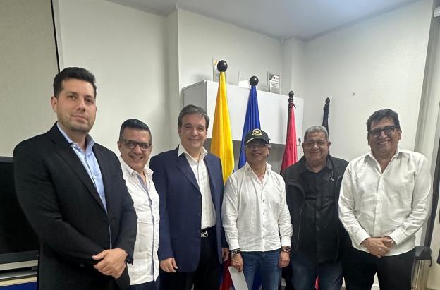 El embajador de Colombia en Venezuela se refirió al encuentro del presidente Petro con fuerzas democráticas venezolanas y resaltó el rol del primer mandatario como mediador crucial.
