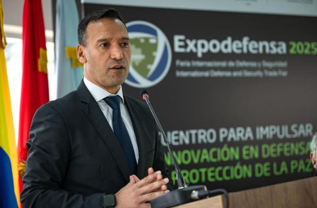 Ministro de defensa descarta intromisión de Isabel Cristina Zuleta en operaciones de la Fuerza Publica.